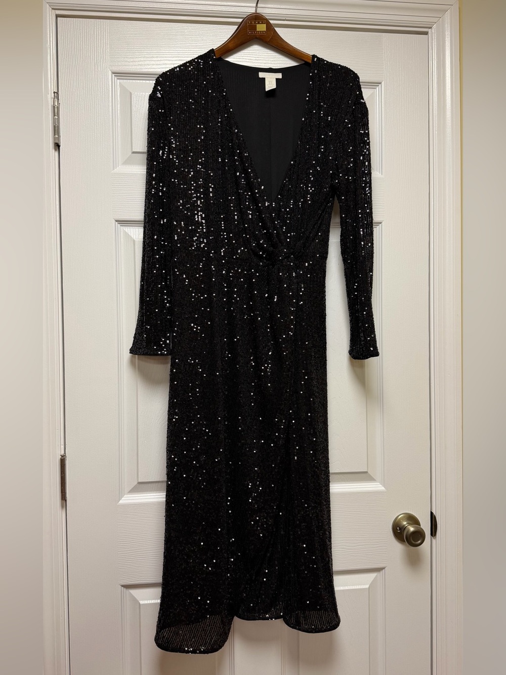 H&M Black Sequin Long Sleeve V-Neck Dress